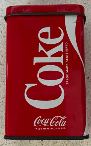 76158-2 € 4,00 coca cola sigarettenblikje.jpeg